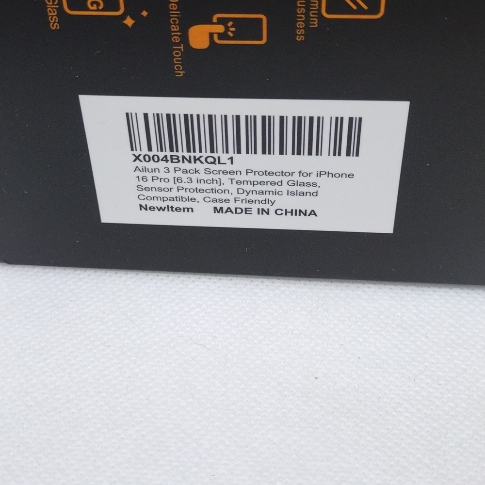 Ailun Gold and Black Screen Protector - Picture 3 of 4